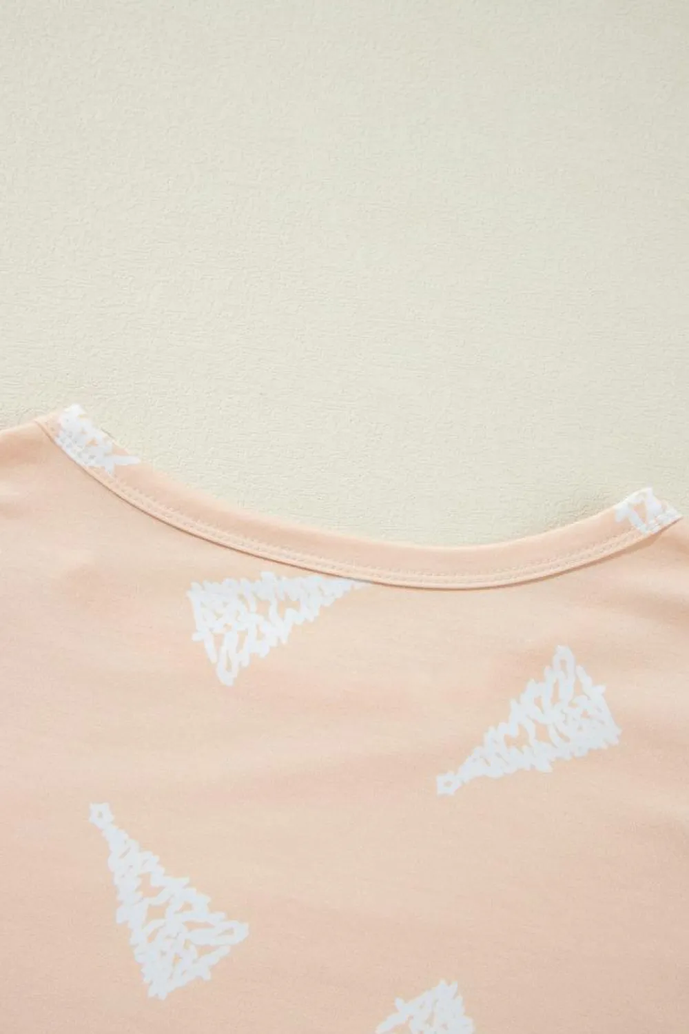 Hot Dear-Lover Christmas Tree Print Loose Fit Two Piece Pajama Set Apricot