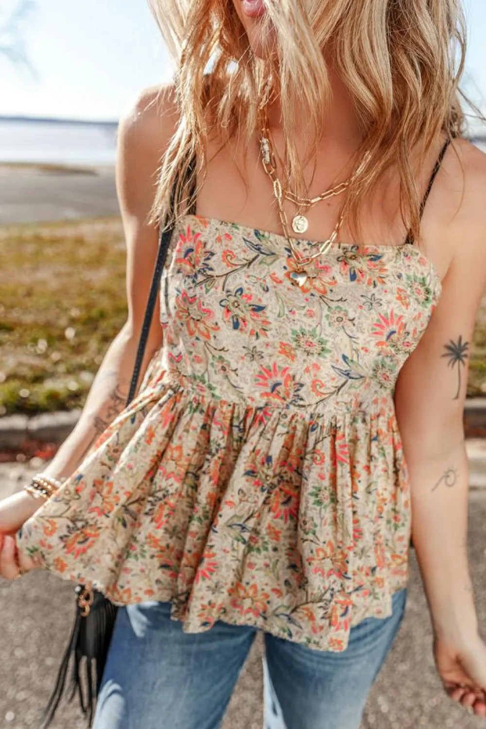 Outlet Dear-Lover Floral Print Spaghetti Straps Ruffled Peplum Tank Top Apricot