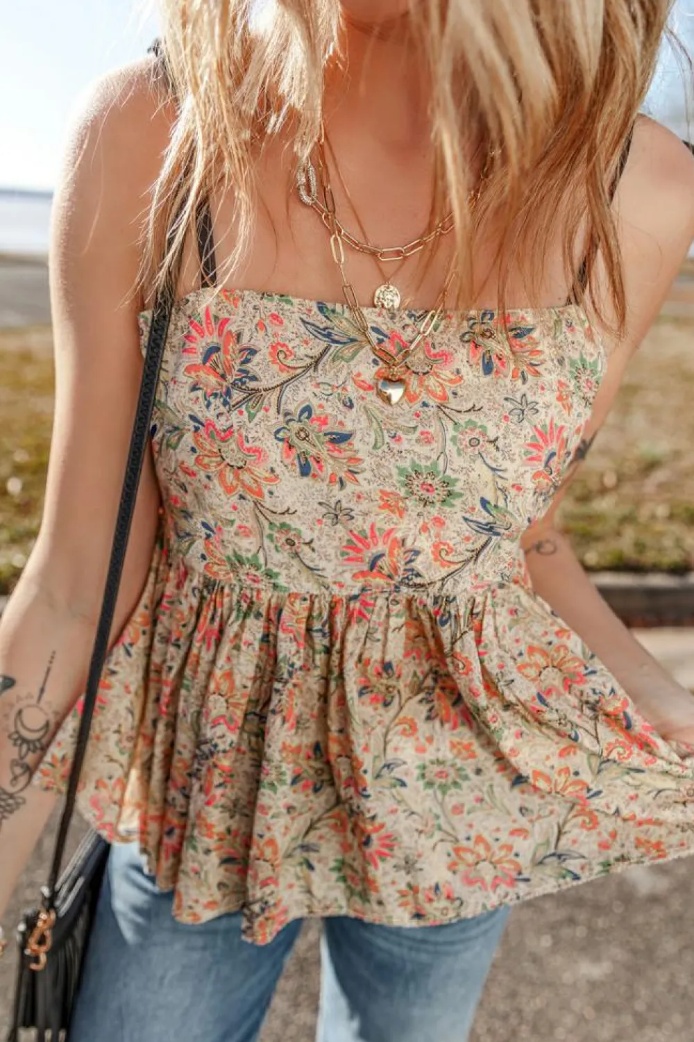 Outlet Dear-Lover Floral Print Spaghetti Straps Ruffled Peplum Tank Top Apricot