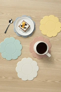 New Dear-Lover Flower Shape Silica Gel Heat Insulate Placemat Apricot Pink