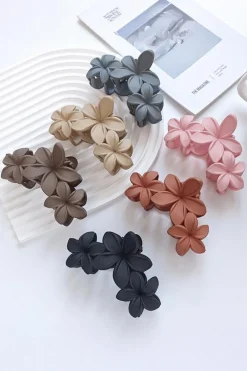Clearance Dear-Lover 3D Flower Plastic Resin Hair Claw (Slight Color Variations) Beige