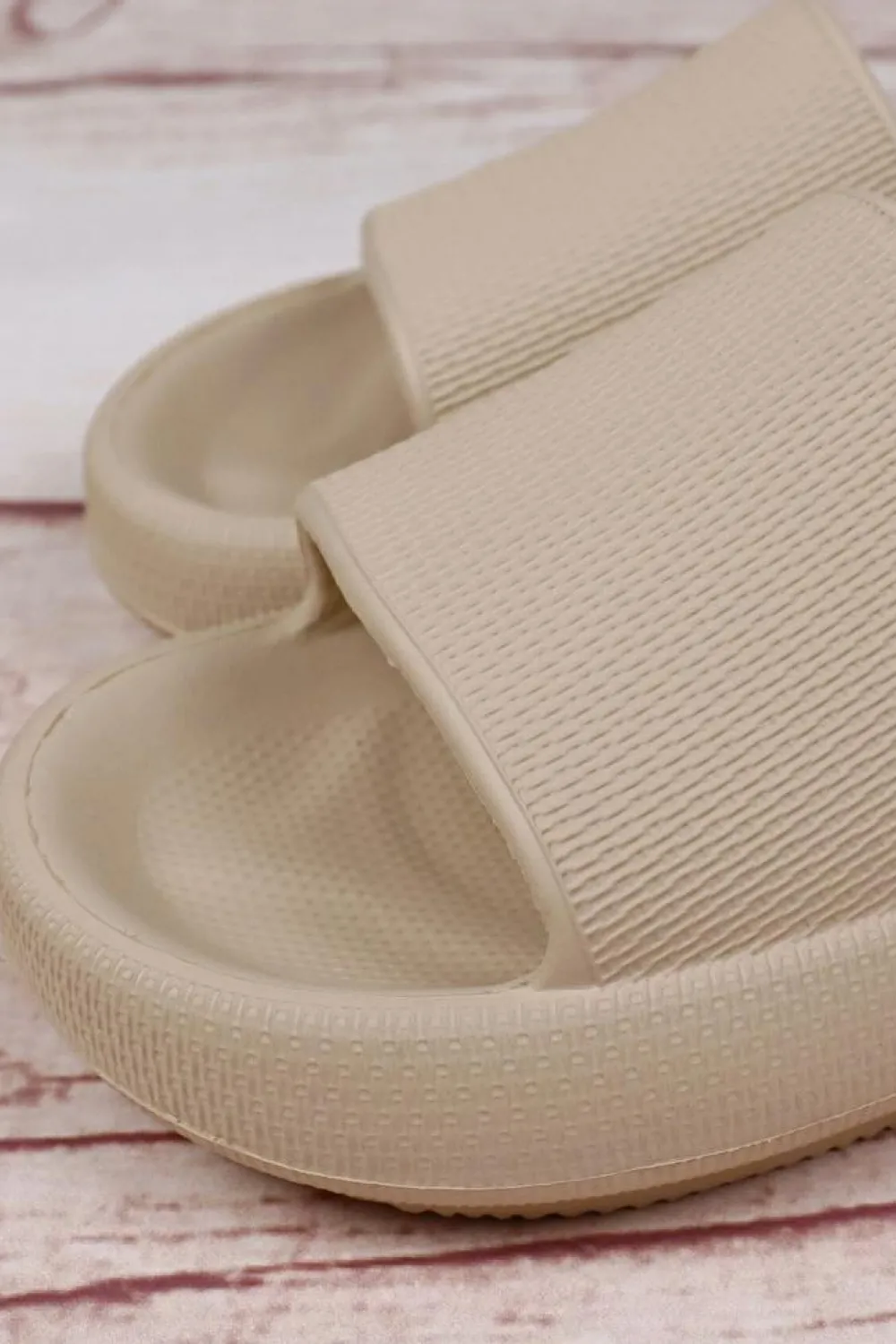 New Dear-Lover Solid Non-slip Wide Band Thick Sole Slippers Beige