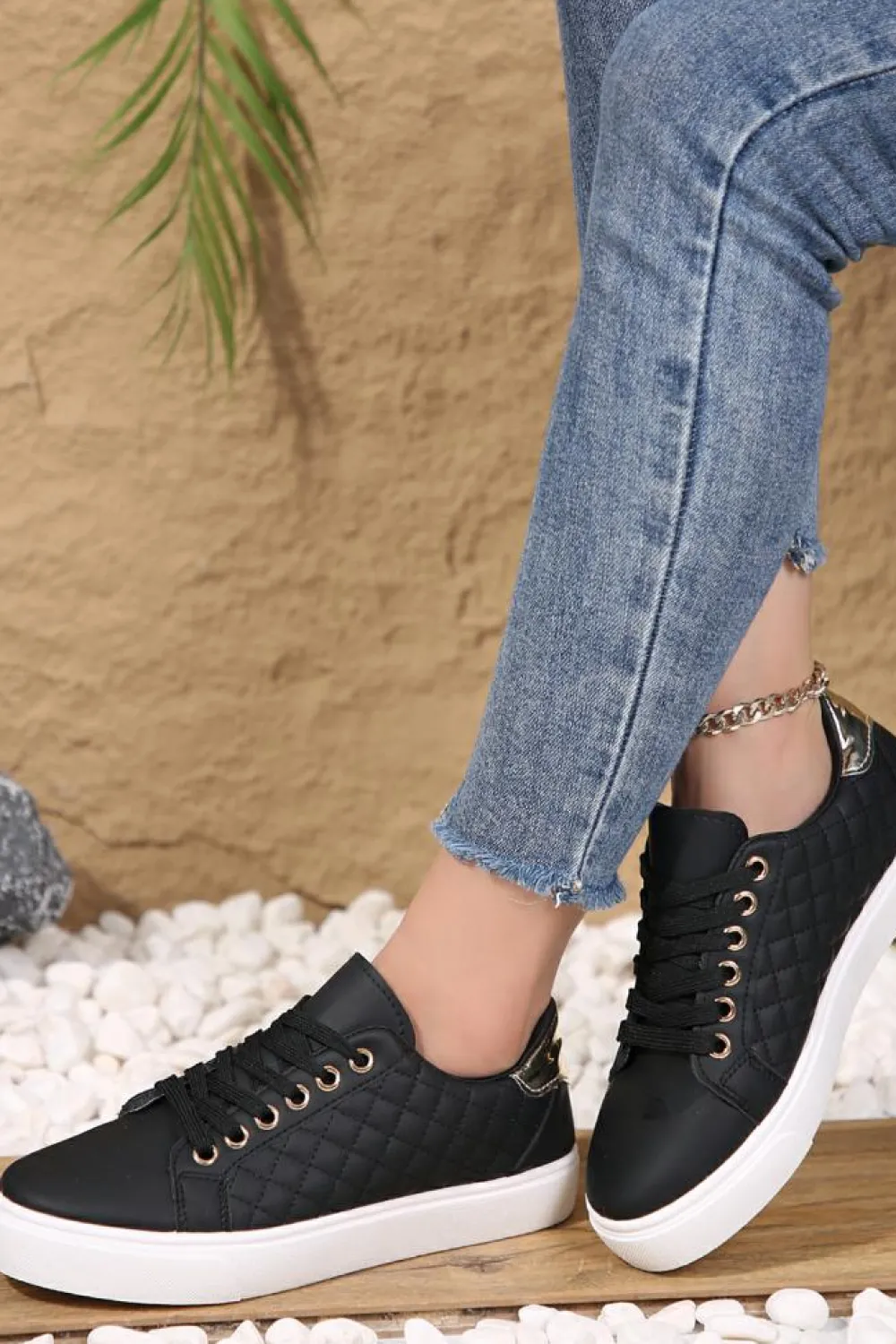 Sale Dear-Lover Color Contrast Quilted Lace-up Sneakers Black
