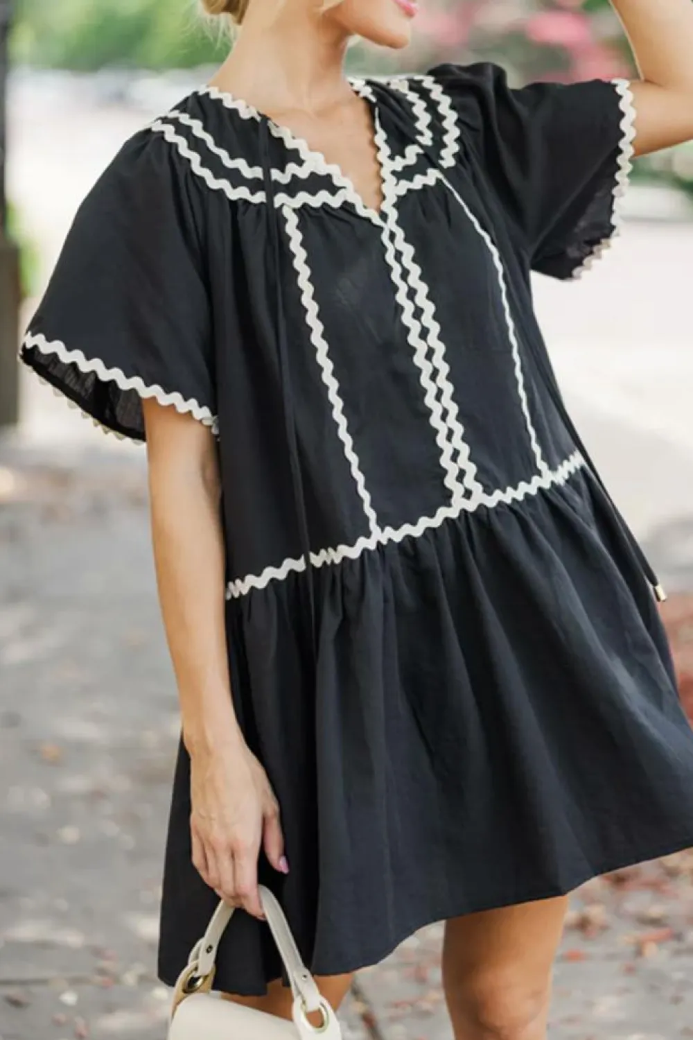 Discount Dear-Lover Contrast Ricrac Trim Short Sleeve V Neck Loose Mini Dress Black