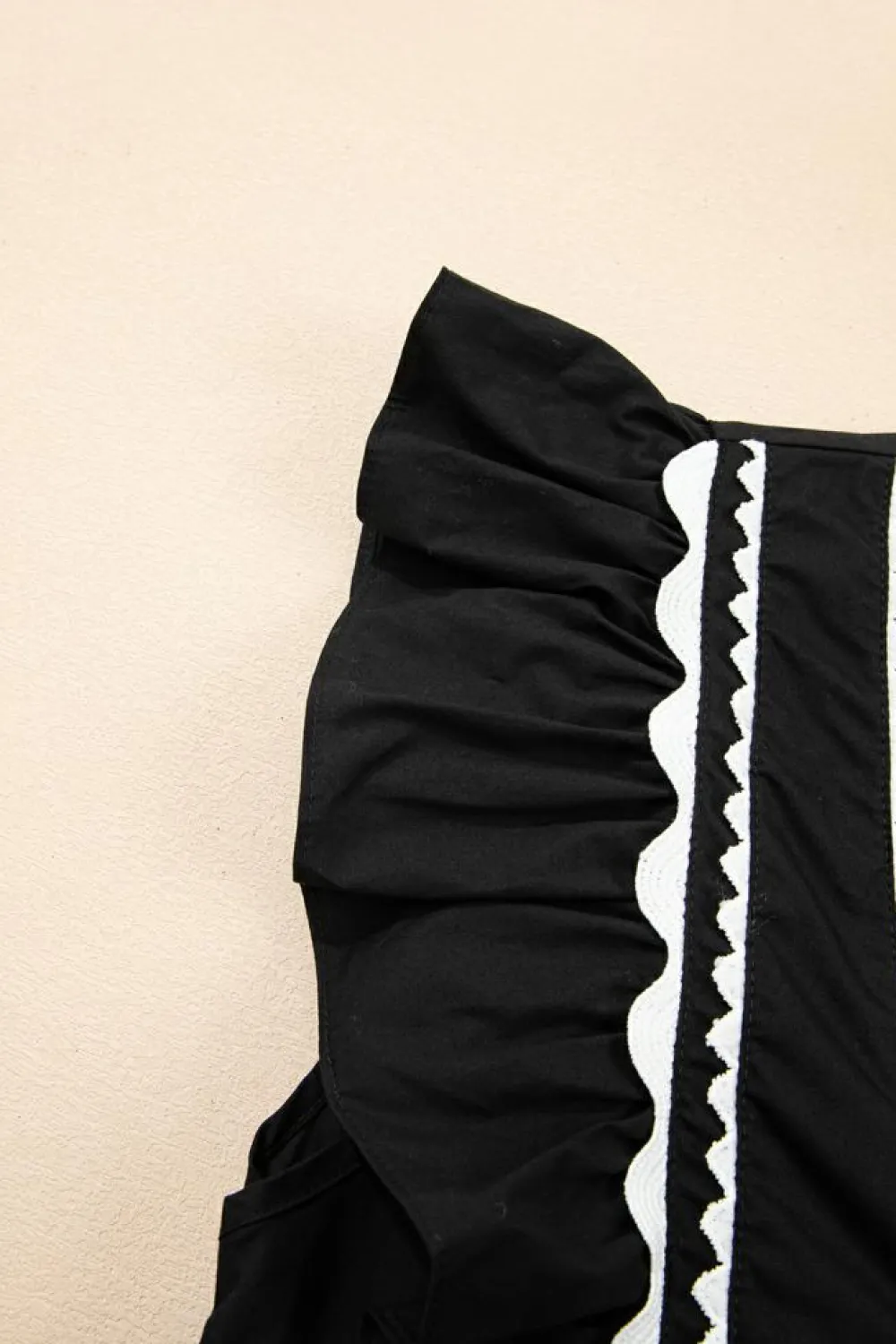 Sale Dear-Lover Contrast Ricrac Trim Ruffled V Neck Peplum Top Black