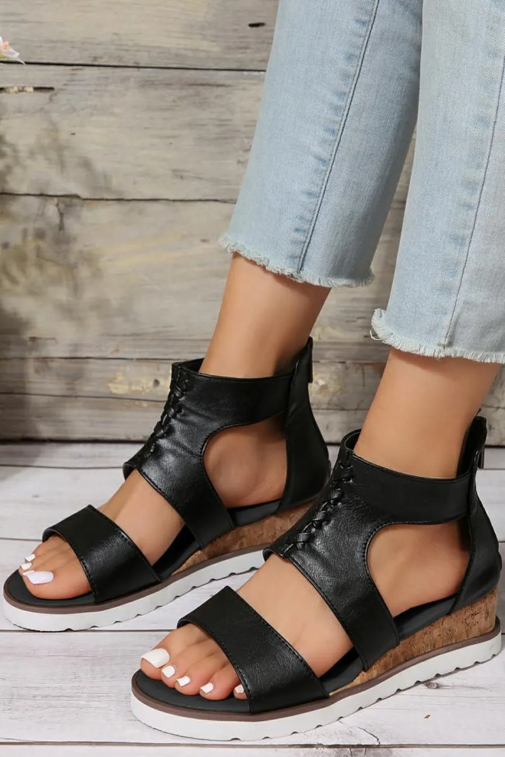 New Dear-Lover Crisscross Detail Hollowed Leather Gladiator Sandals Black