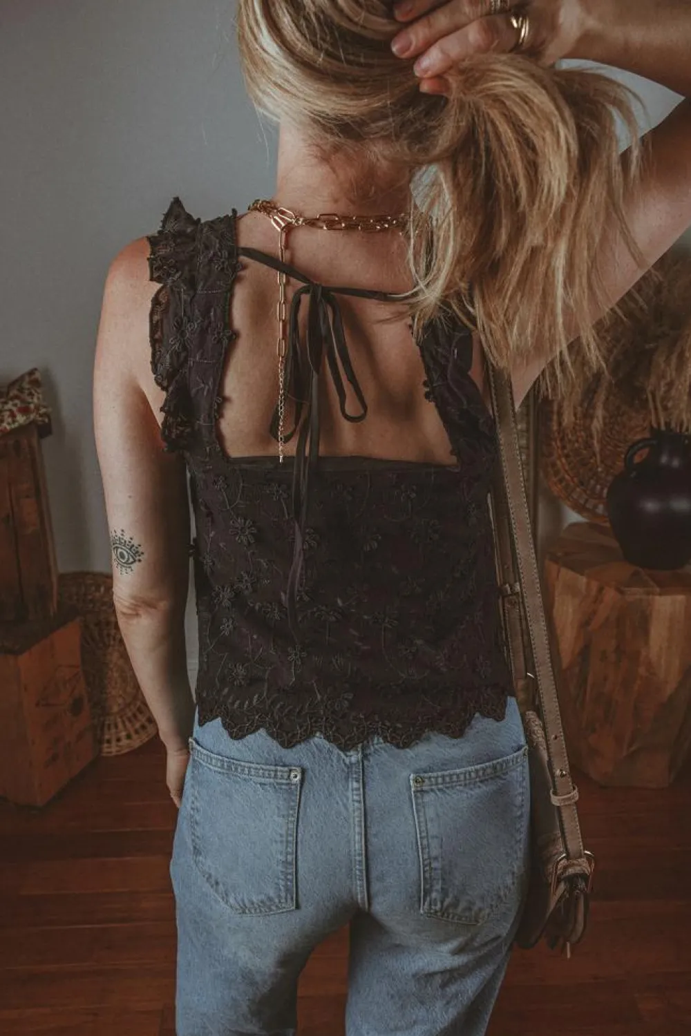 Hot Dear-Lover Floral Embroidered Buttoned Square Neck Tank Top Black