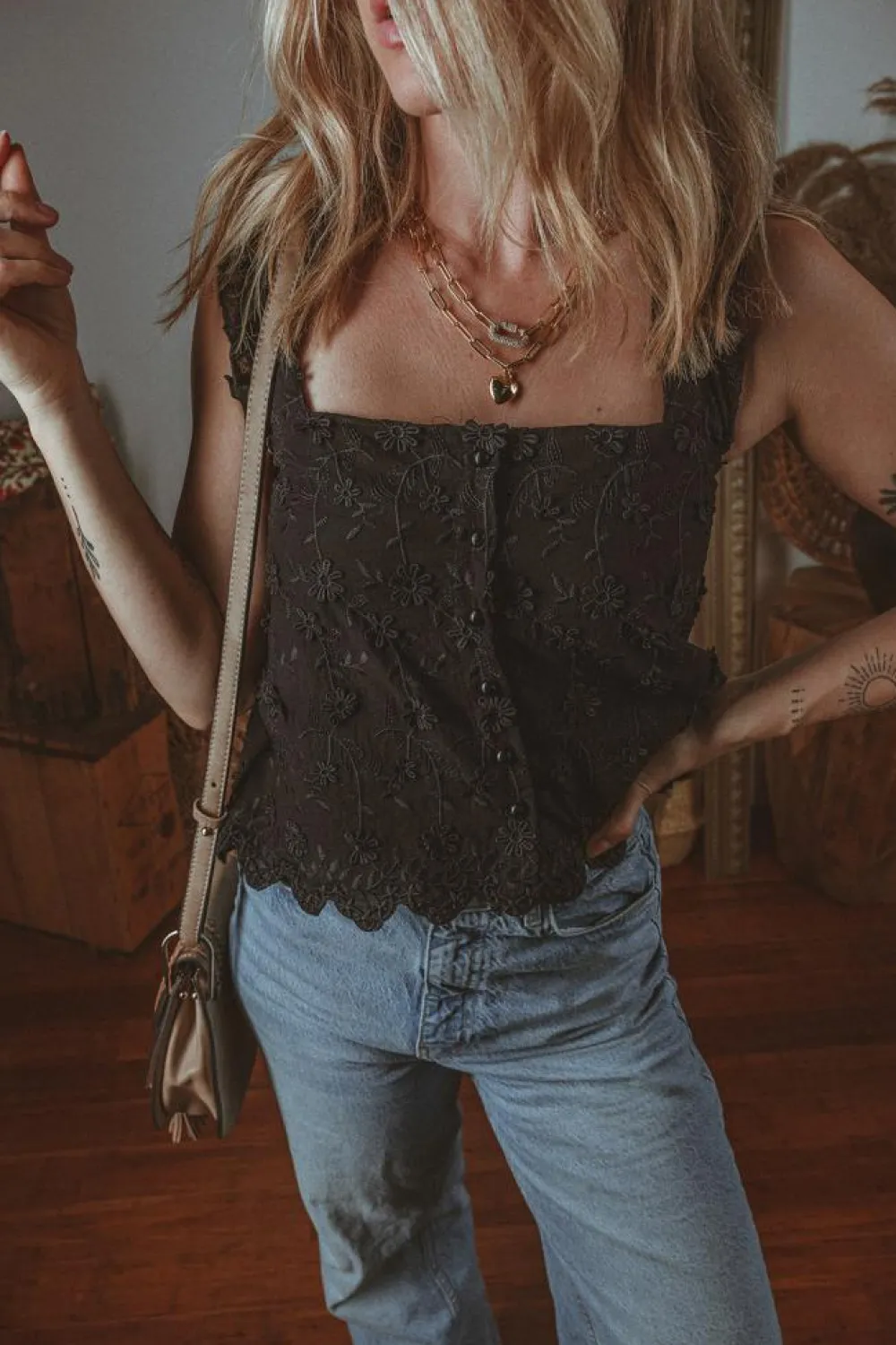 Hot Dear-Lover Floral Embroidered Buttoned Square Neck Tank Top Black