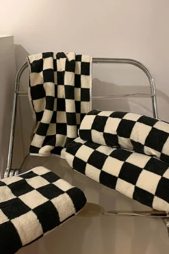 Hot Dear-Lover Fuzzy Checkerboard Bath Towel Set Black