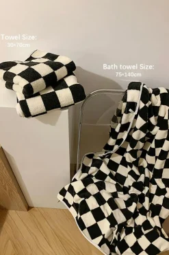 Hot Dear-Lover Fuzzy Checkerboard Bath Towel Set Black