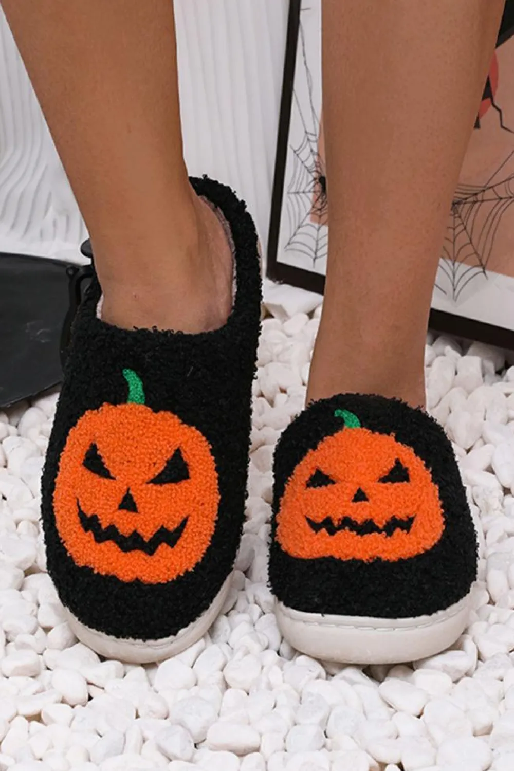 Best Dear-Lover Halloween Pumpkin Print Plush Slippers Black