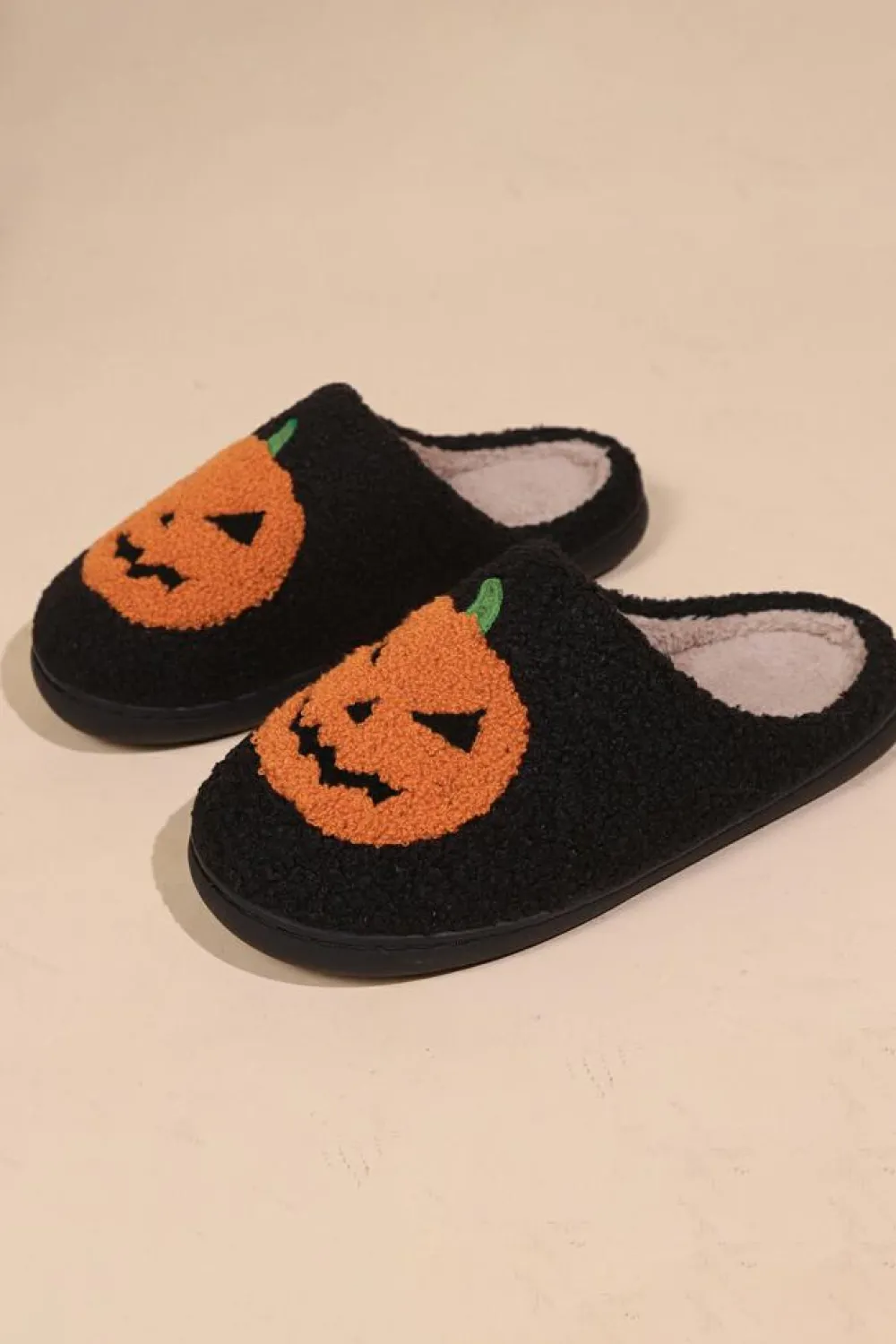 Best Dear-Lover Halloween Pumpkin Print Plush Slippers Black