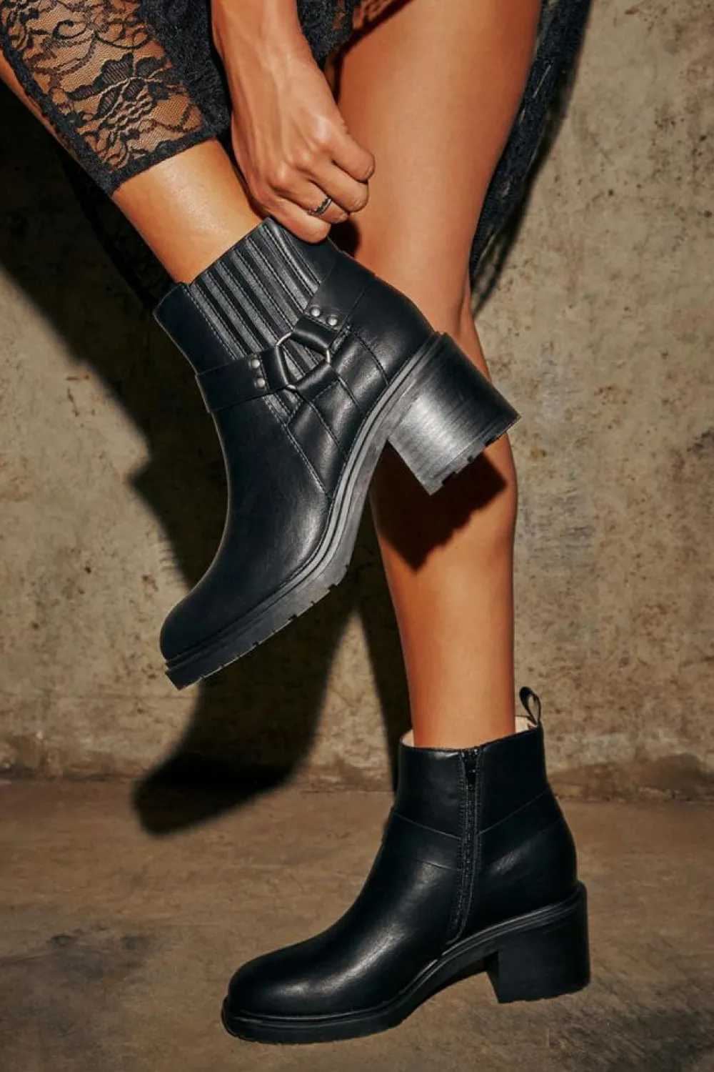 Online Dear-Lover Pintuck Side Zipper Faux Leather Chunky Heel Ankle Boots Black