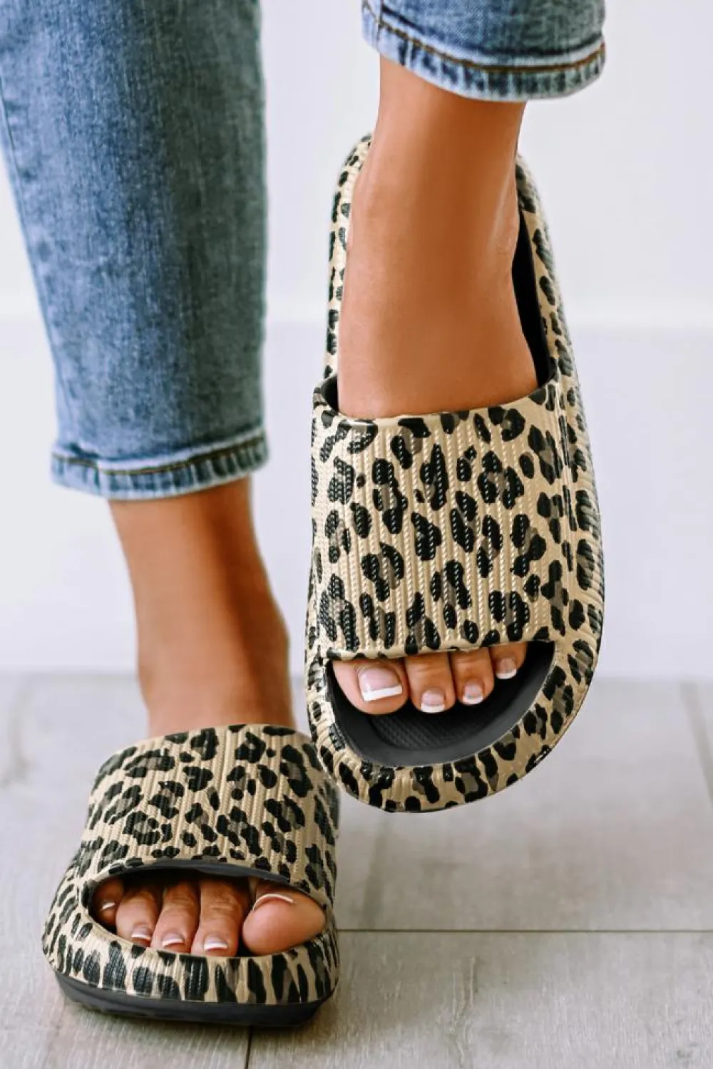 Discount Dear-Lover Print Thick Sole Slip On Slippers Black
