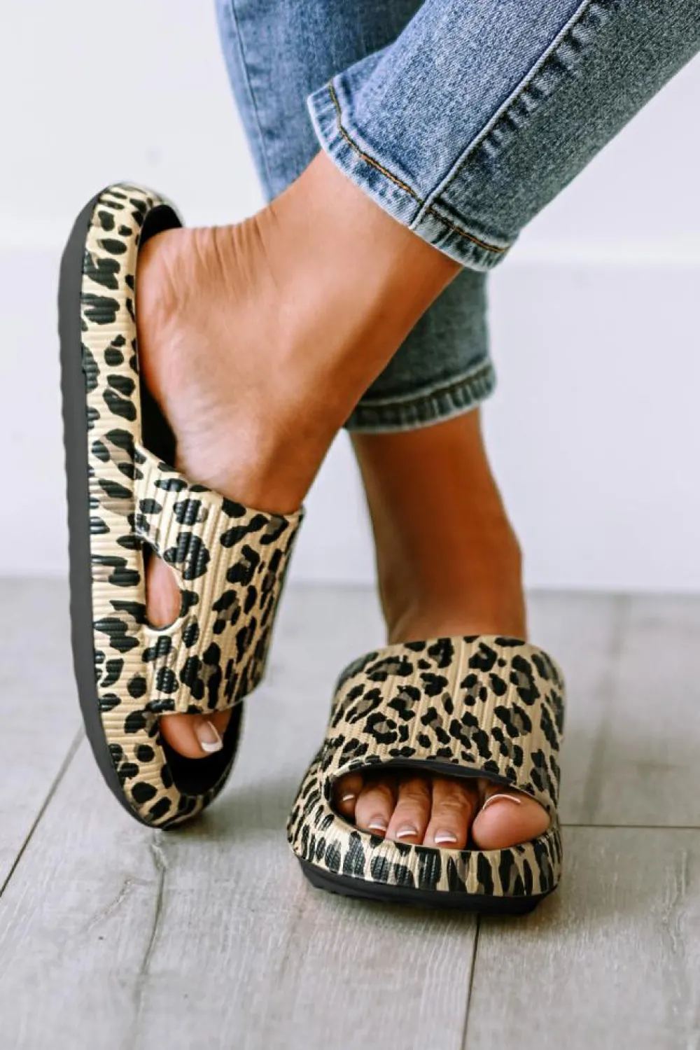 Discount Dear-Lover Print Thick Sole Slip On Slippers Black