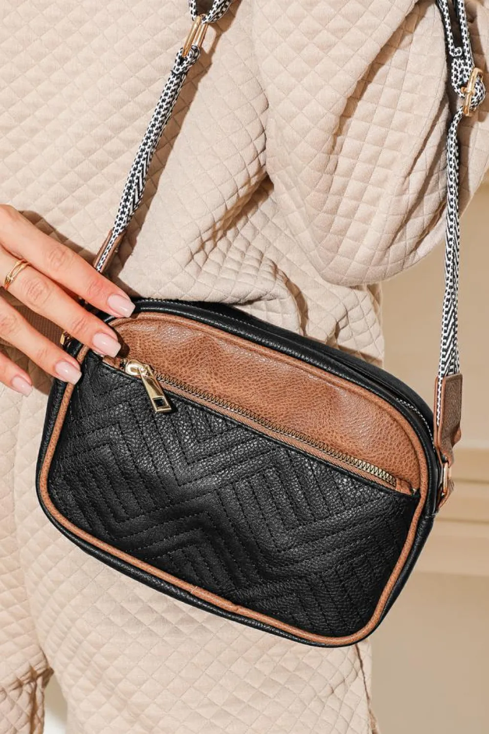 New Dear-Lover Quilted Faux Leather Crossbody Bag 22*6*16cm Black