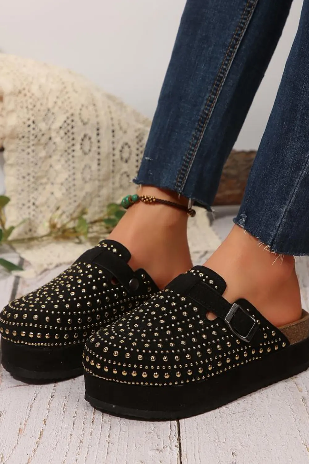 Discount Dear-Lover Rivet Buckle Closed Toe Platform Slippers Black