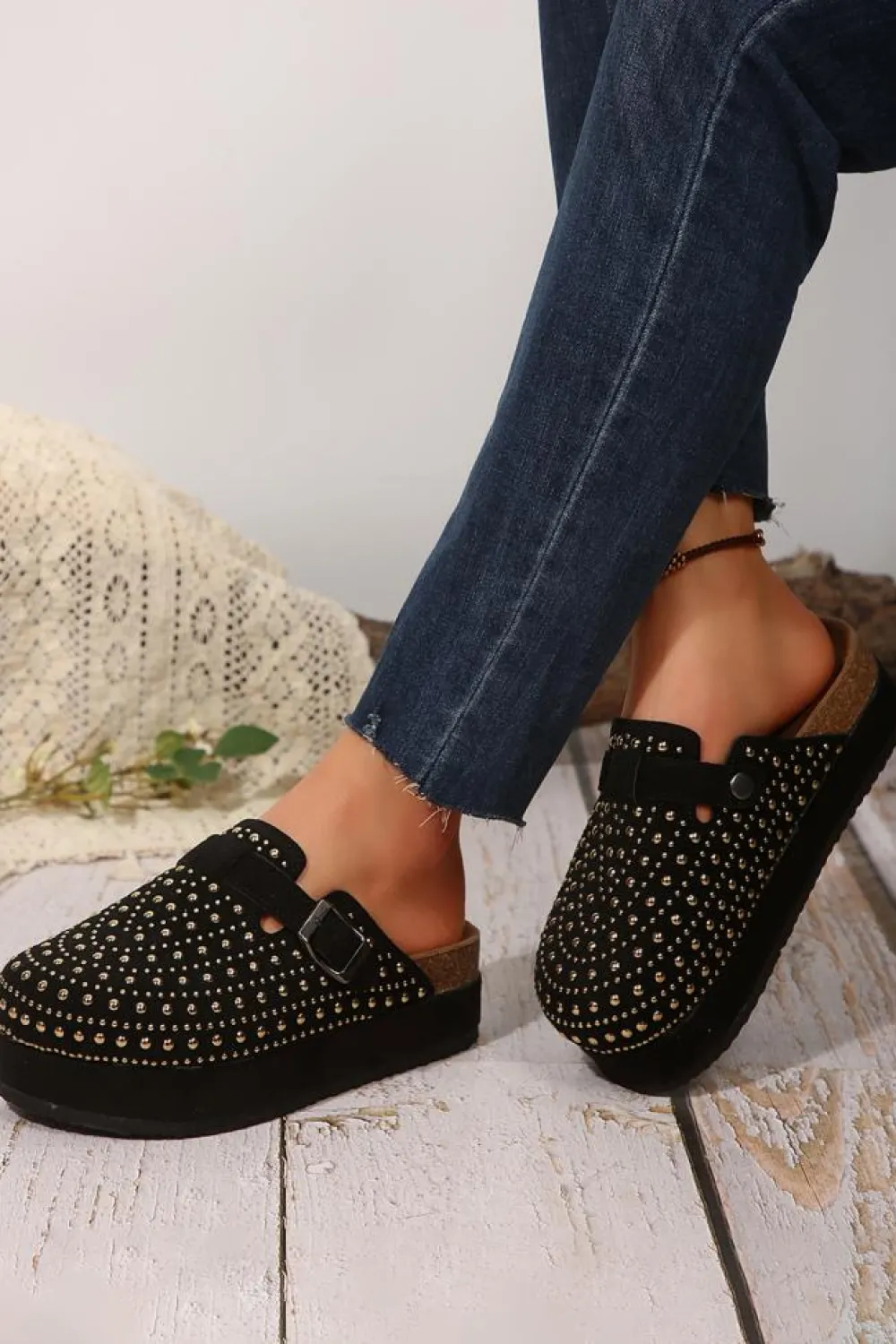 Discount Dear-Lover Rivet Buckle Closed Toe Platform Slippers Black
