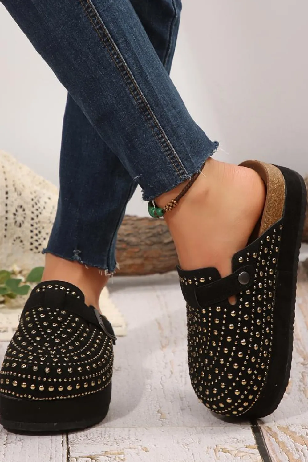 Discount Dear-Lover Rivet Buckle Closed Toe Platform Slippers Black
