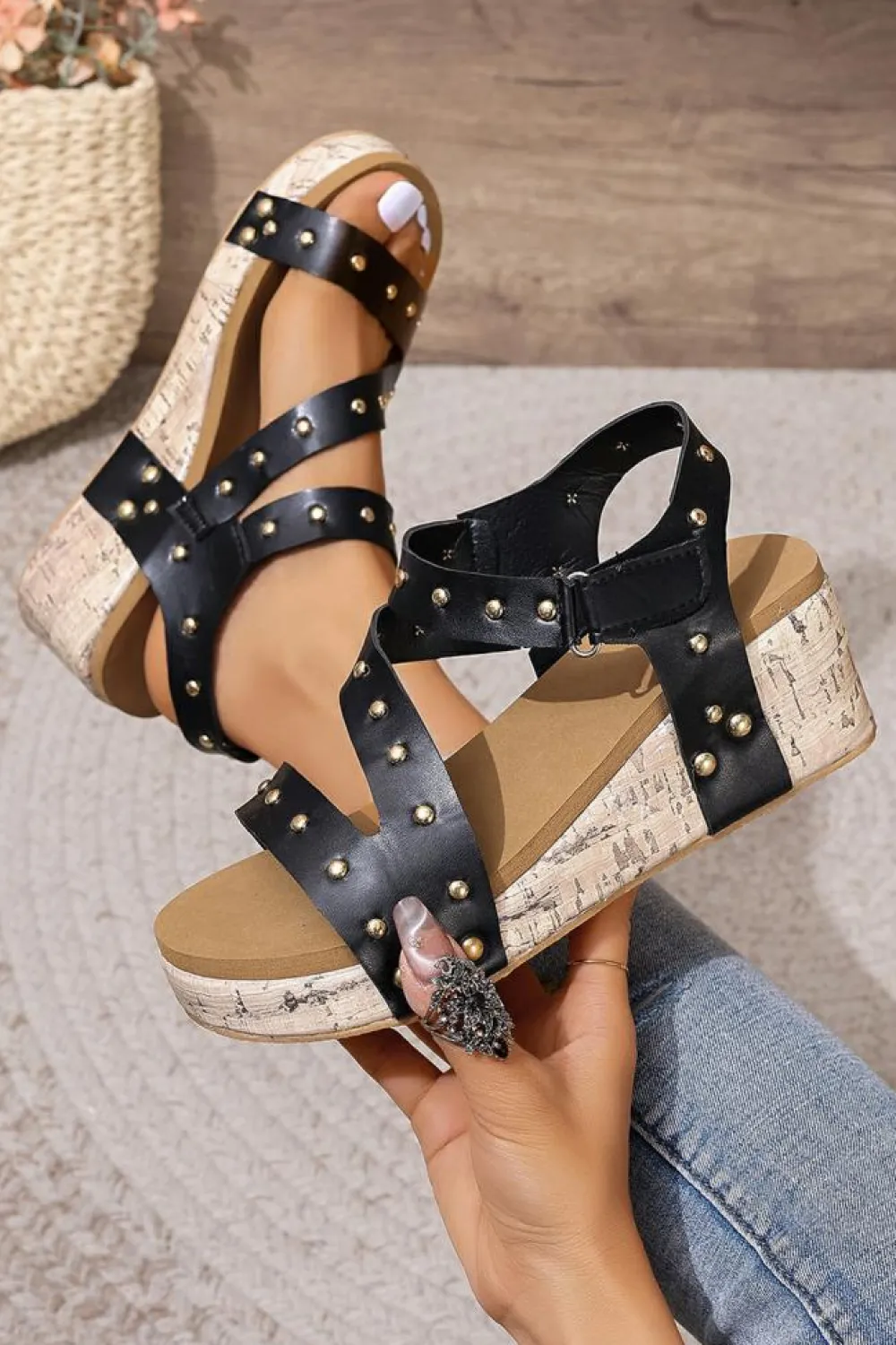 Outlet Dear-Lover Rivet Hollow Out Leather Wedge Sandals Black