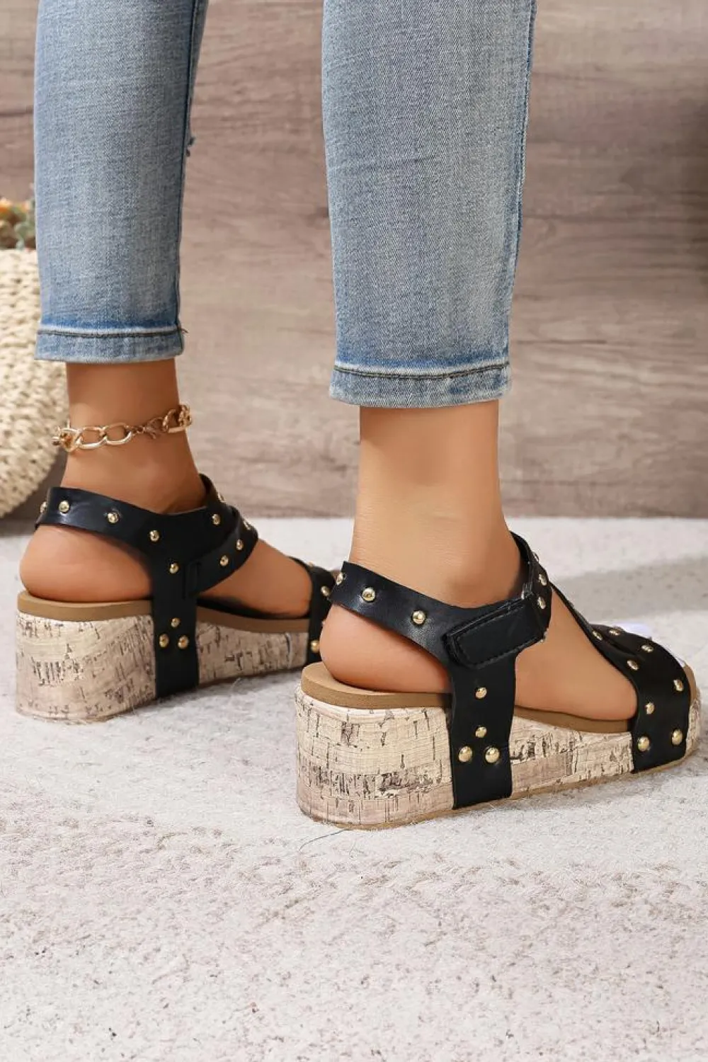 Outlet Dear-Lover Rivet Hollow Out Leather Wedge Sandals Black