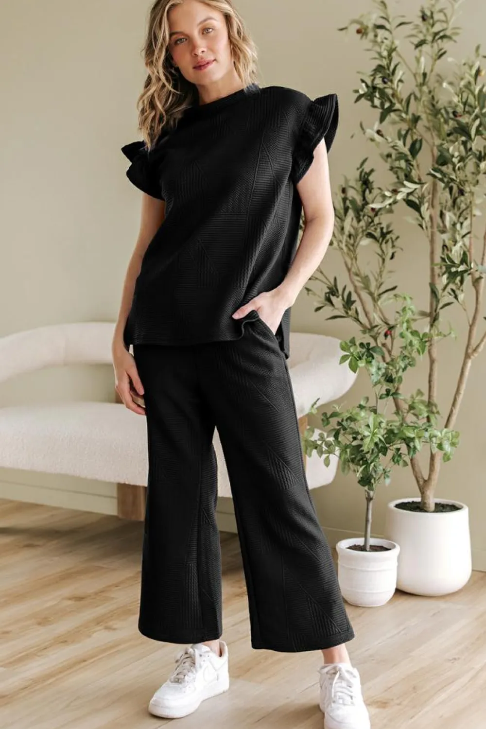 Online Dear-Lover Ruffled Sleeve Summer Top and Cropped Loose Pants Set Black