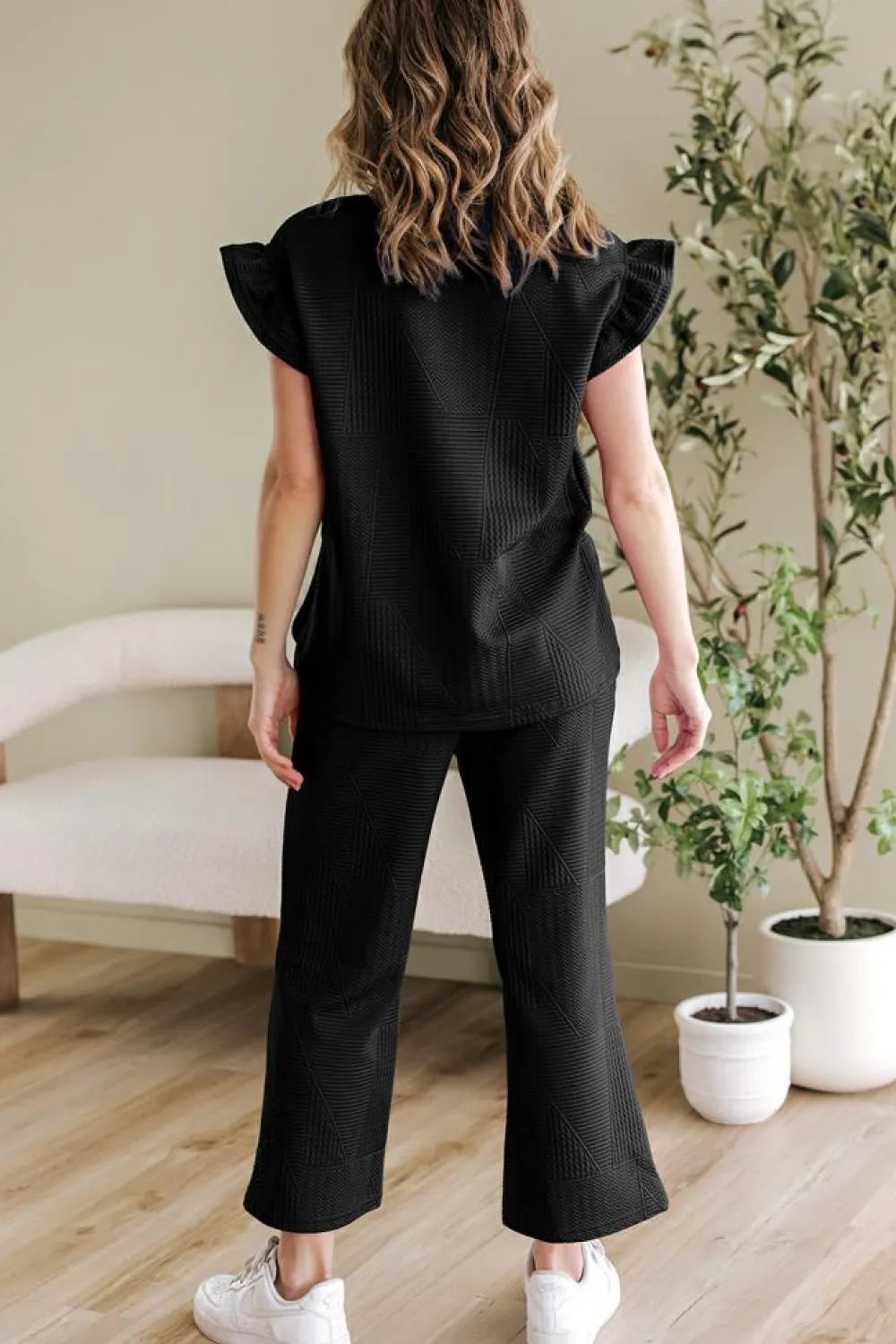 Online Dear-Lover Ruffled Sleeve Summer Top and Cropped Loose Pants Set Black