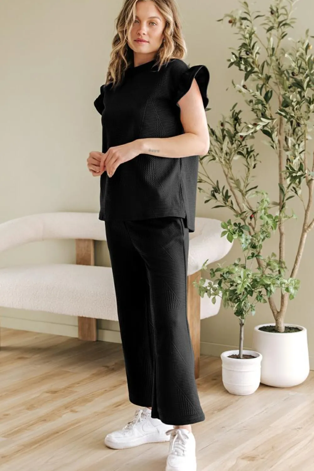 Online Dear-Lover Ruffled Sleeve Summer Top and Cropped Loose Pants Set Black