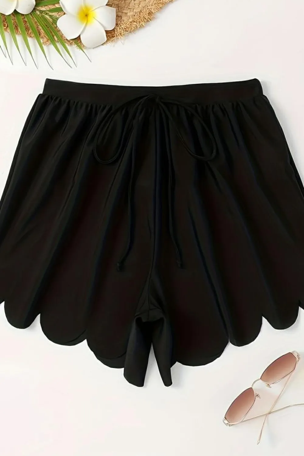 Hot Dear-Lover Scalloped Trim Beach Shorts Black