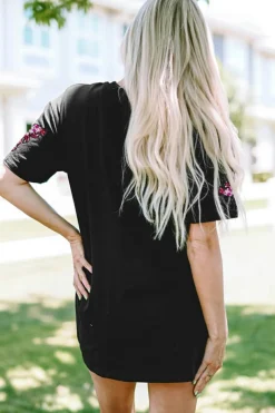 Sale Dear-Lover Sequin Crawfish Patched Crew Neck Tee Black