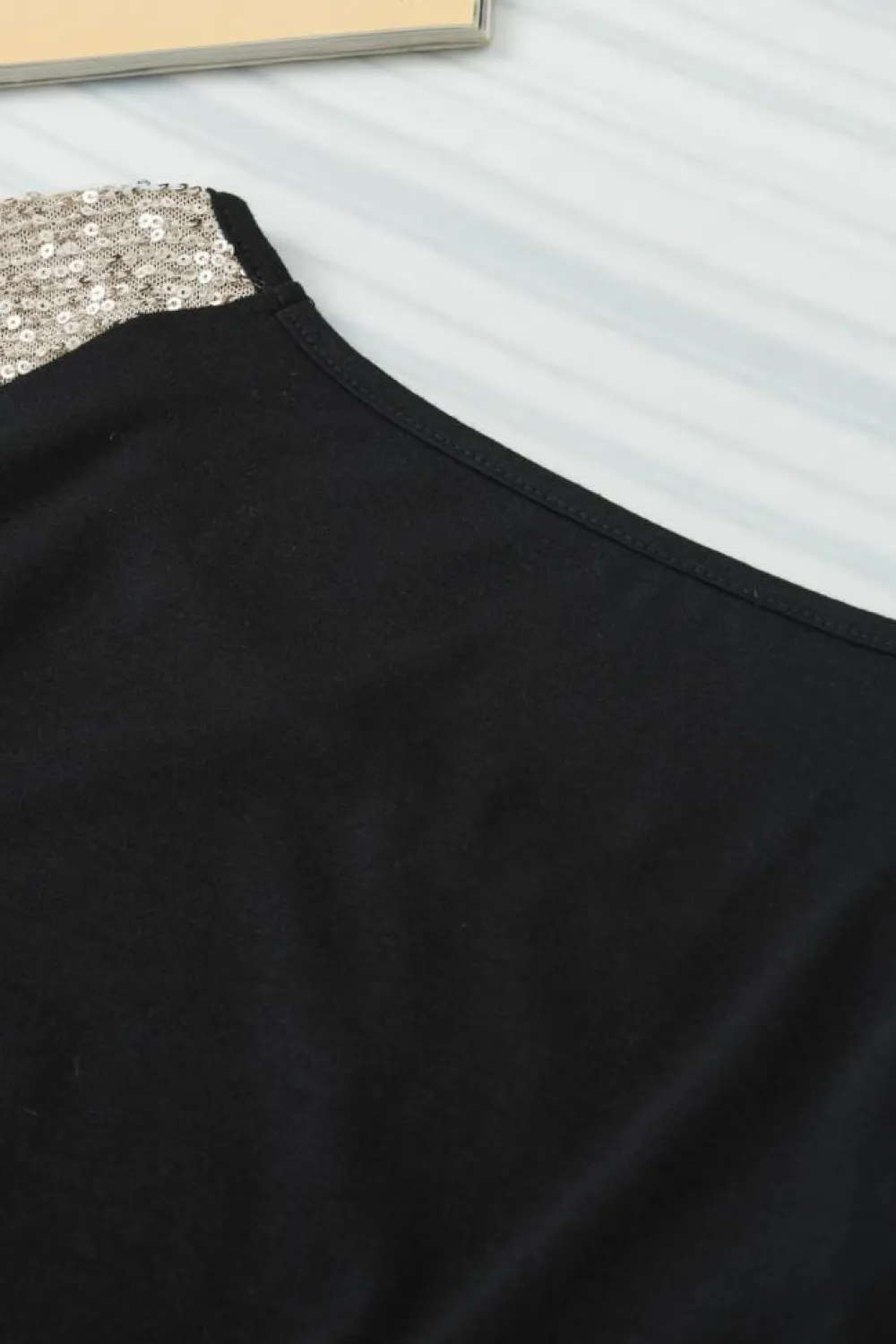 Outlet Dear-Lover Sequin Patch Chest Pocket Raglan Sleeve Top Black