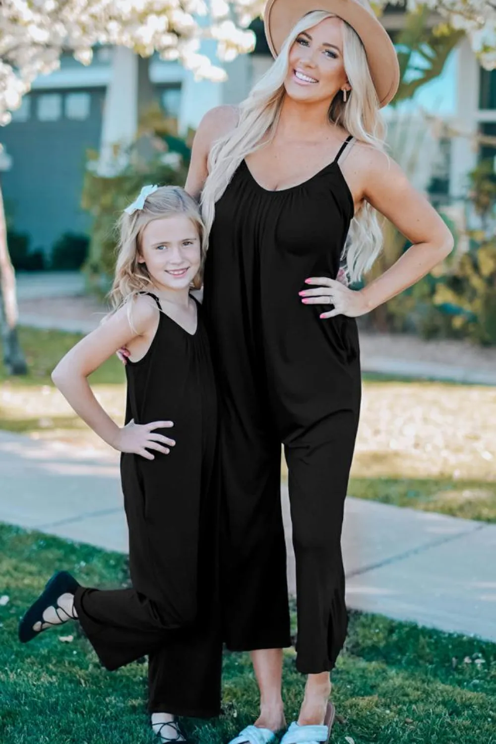 Discount Dear-Lover Spaghetti Straps Wide Leg Pocketed Jumpsuits Black