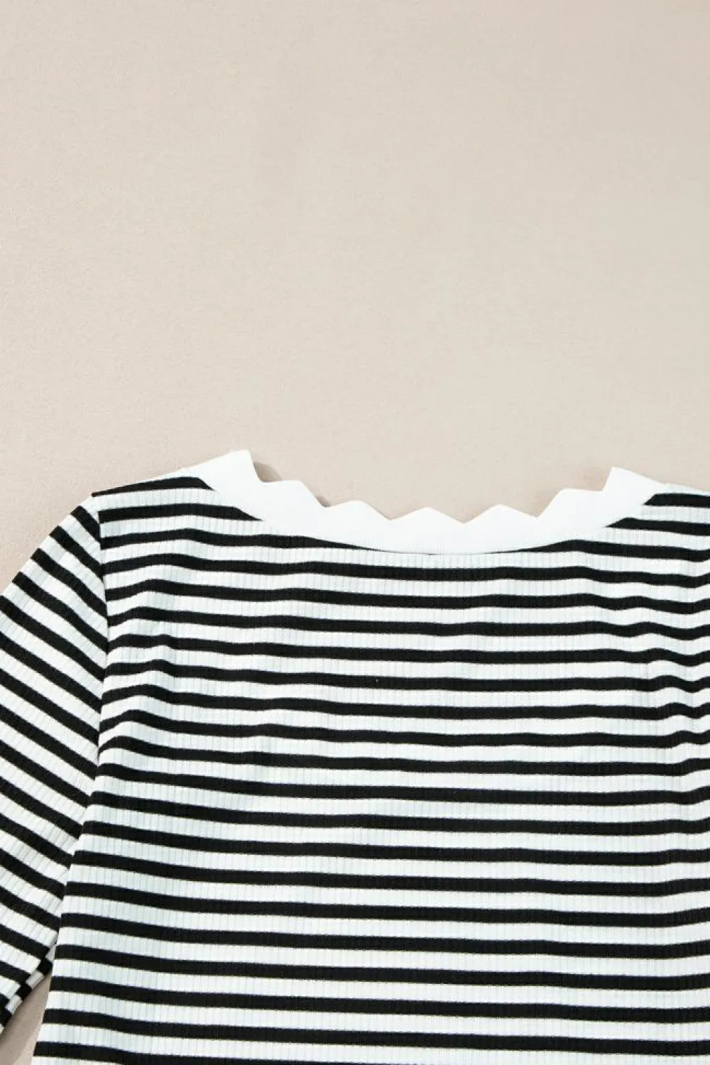 Discount Dear-Lover Striped Contrast Scallop Trim Half Sleeve T-shirt Black