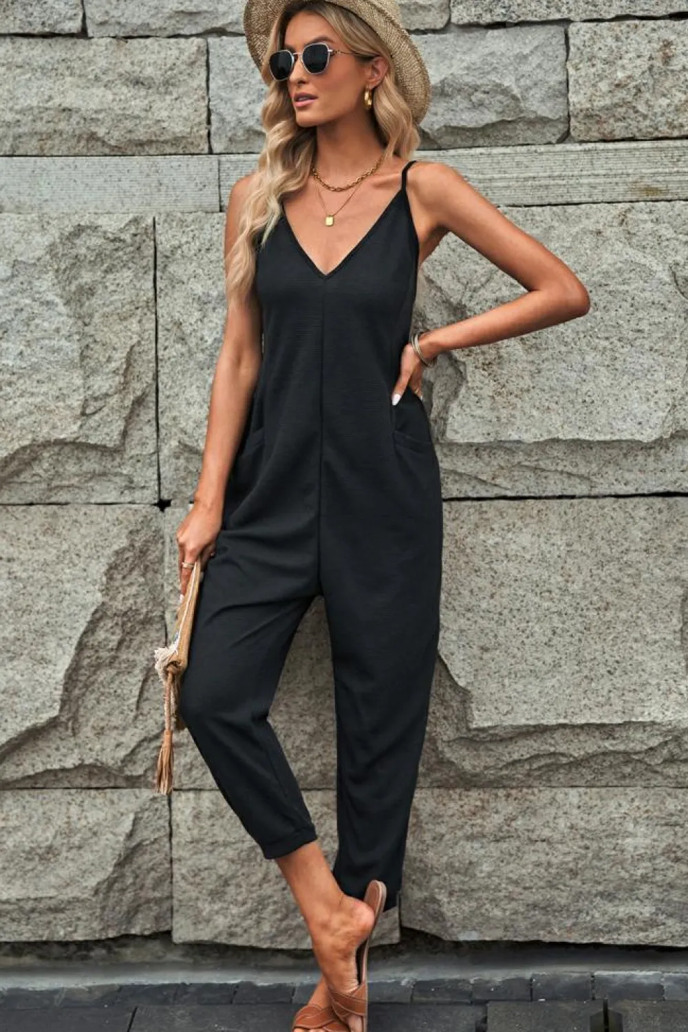 Outlet Dear-Lover Textured Sleeveless V-Neck Pocketed Casual Jumpsuit Black