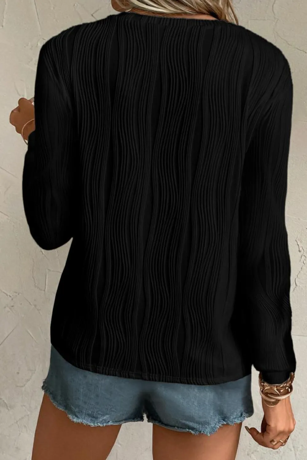 Hot Dear-Lover Textured Wavy Round Neck Long Sleeve Top Black