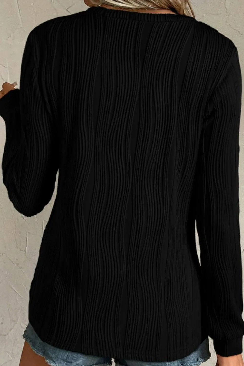 Hot Dear-Lover Textured Wavy Round Neck Long Sleeve Top Black