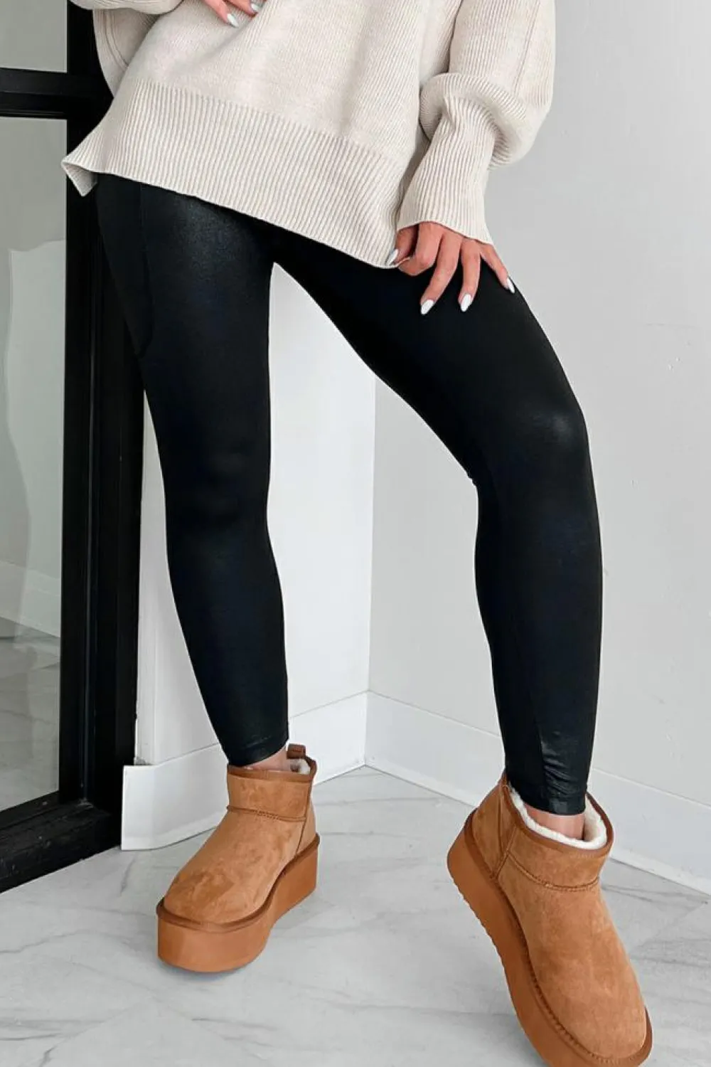 Hot Dear-Lover V Crossover High Waist Pocketed Leggings Black