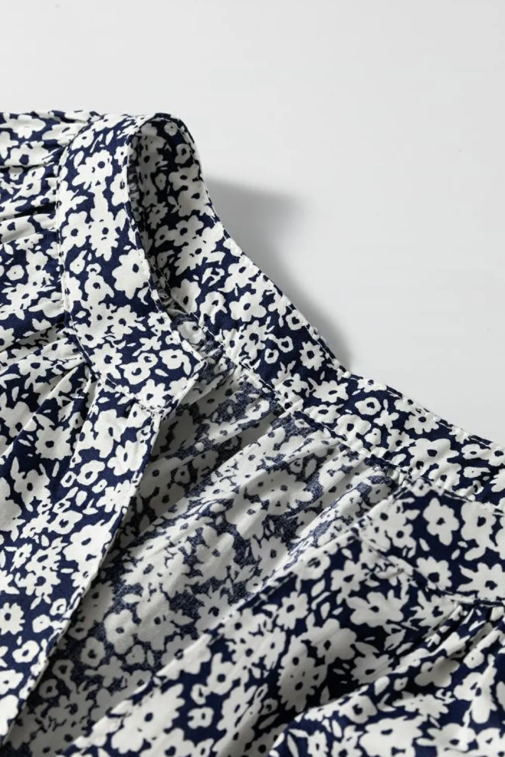 Sale Dear-Lover Floral Print Notched V Neck Puff Sleeve Blouse Blue