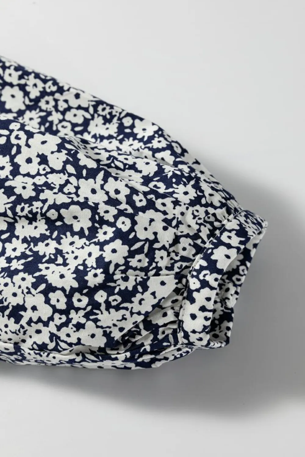 Sale Dear-Lover Floral Print Notched V Neck Puff Sleeve Blouse Blue