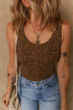 Discount Dear-Lover Leopard Printed Sleeveless Scoop Neck Bodysuit Brown