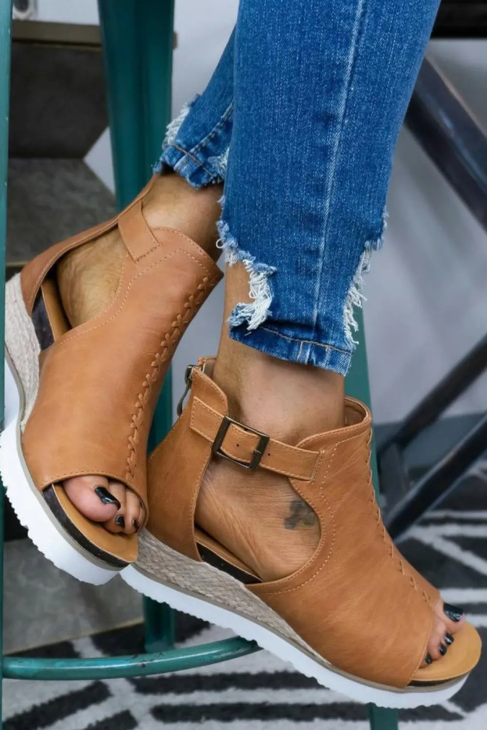 Discount Dear-Lover PU Cutout Buckle Strap Platform Sandals Brown