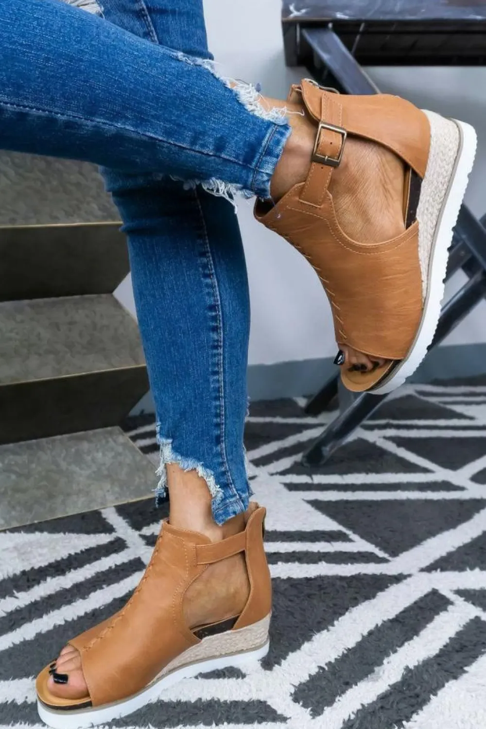 Discount Dear-Lover PU Cutout Buckle Strap Platform Sandals Brown