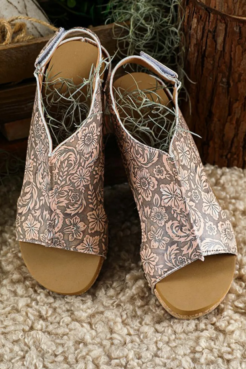 Online Dear-Lover Vintage Floral Leather Rivet Hollowed Platform Sandals Brown