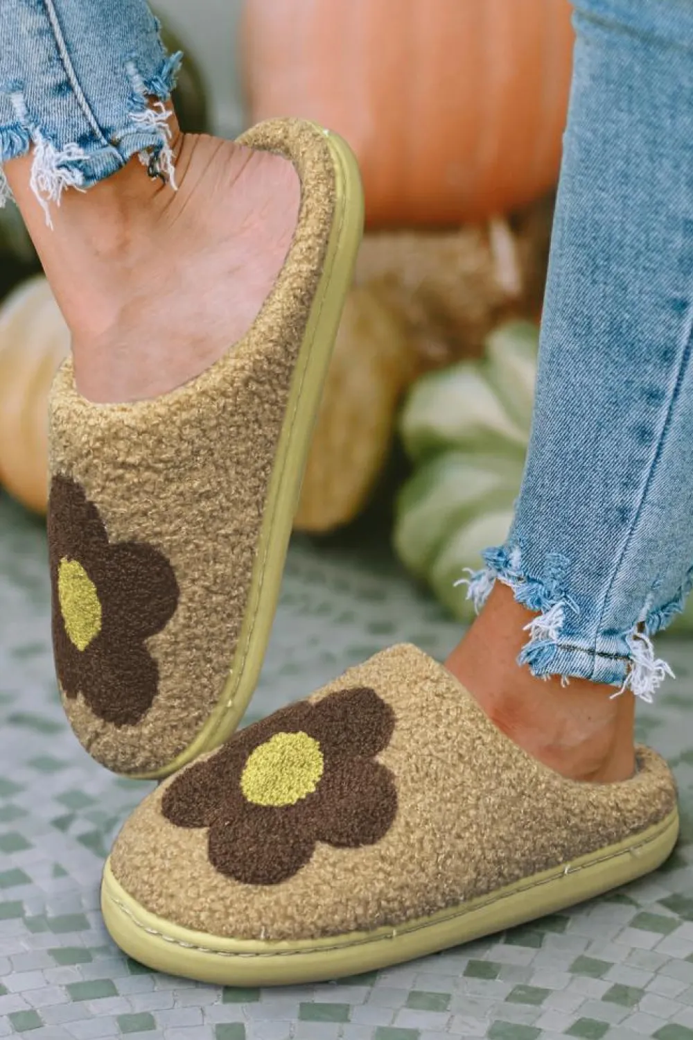 Clearance Dear-Lover Fuzzy Flower Pattern Homewear Slippers Camel