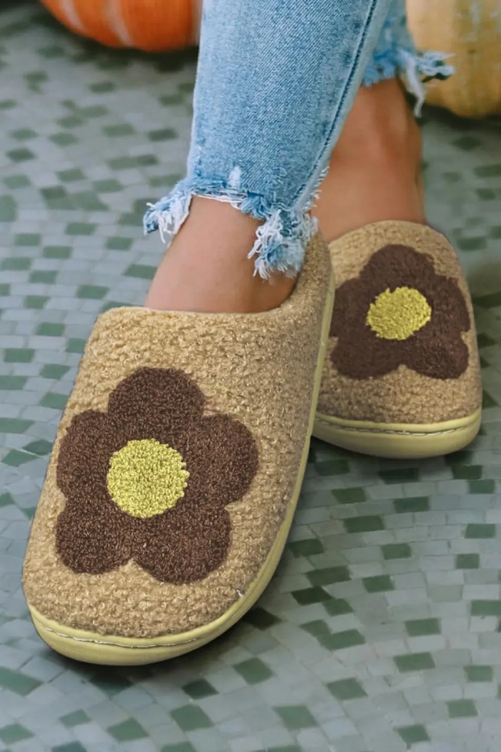 Clearance Dear-Lover Fuzzy Flower Pattern Homewear Slippers Camel