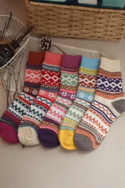 New Dear-Lover 5pcs/set Bohemian Pattern Soft Crew Socks Camel