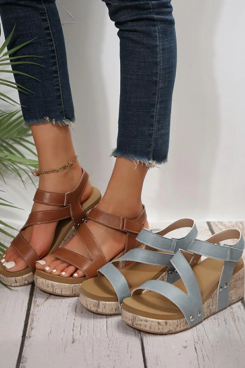 Hot Dear-Lover Hollow Out Velcro Leather Wedge Sandals Chestnut