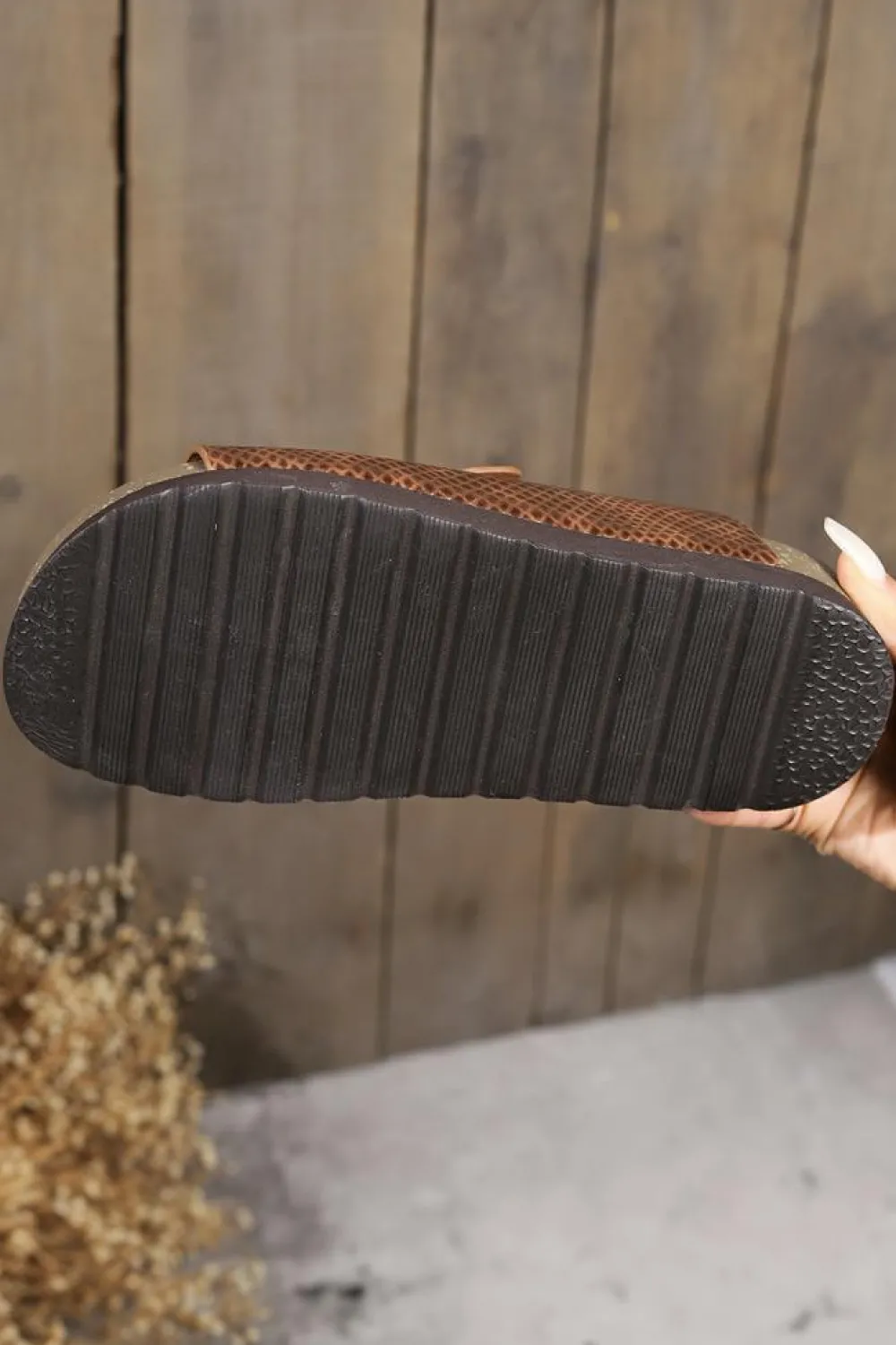 Sale Dear-Lover Suede Textured Buckle Straps Beach Slippers Chestnut