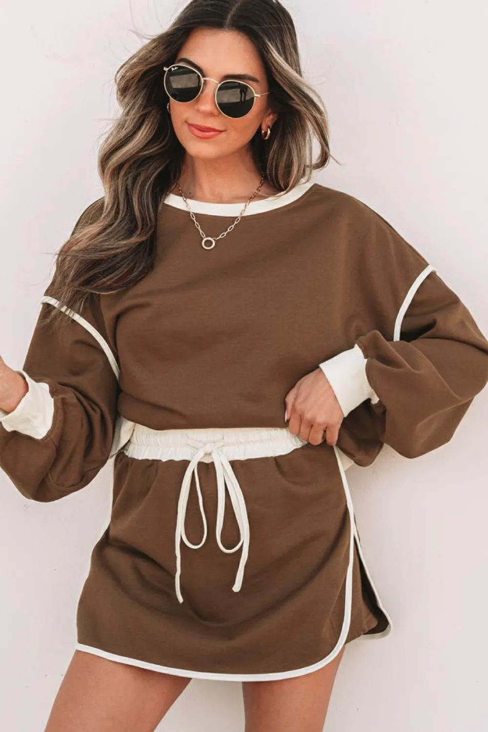 Hot Dear-Lover Color Contrast Loose Pullover and Lace-up Waist Skort Set Coffee