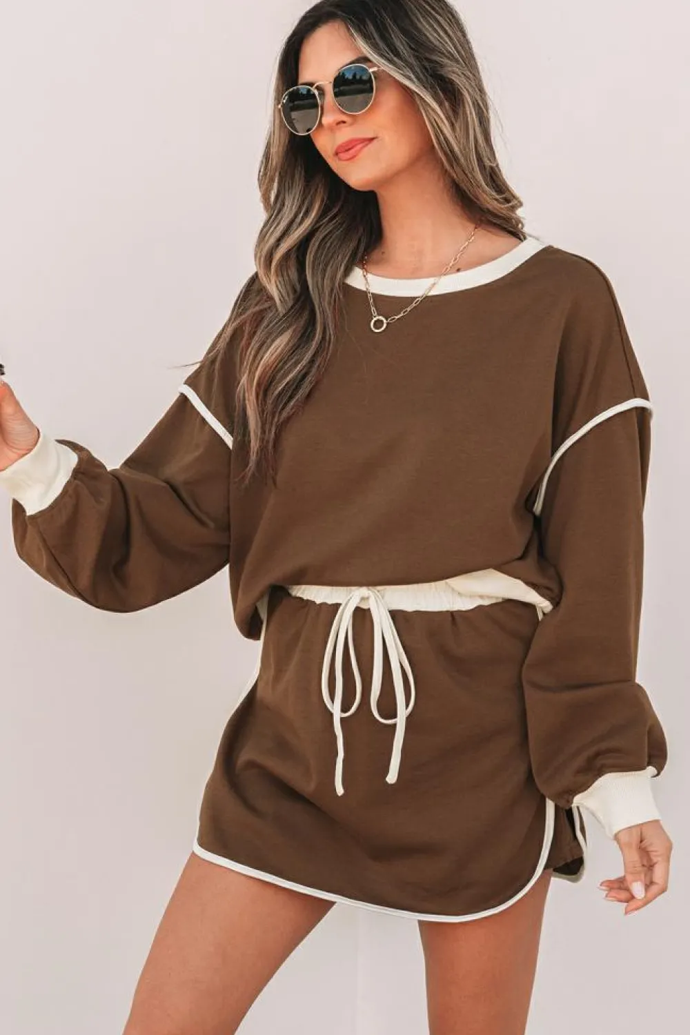 Hot Dear-Lover Color Contrast Loose Pullover and Lace-up Waist Skort Set Coffee